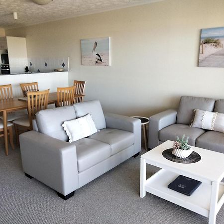 Moorings Beach Resort Калаундра Экстерьер фото