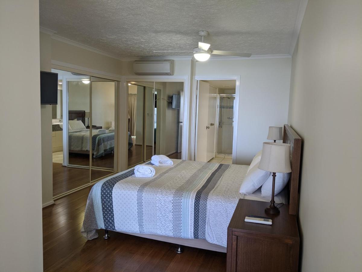 Moorings Beach Resort Калаундра Экстерьер фото