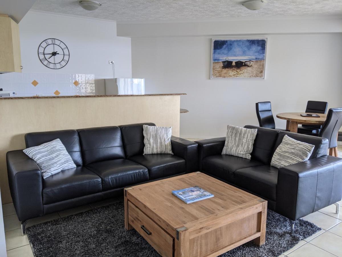 Moorings Beach Resort Калаундра Экстерьер фото