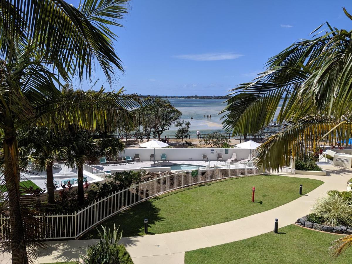 Moorings Beach Resort Калаундра Экстерьер фото