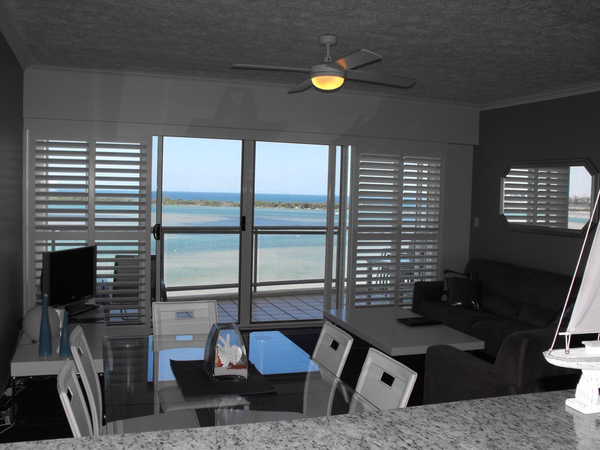 Moorings Beach Resort Калаундра Экстерьер фото