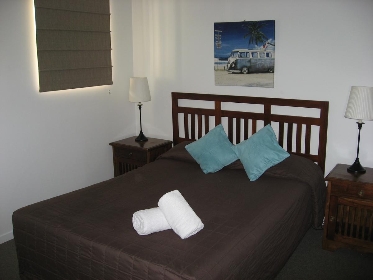Moorings Beach Resort Калаундра Экстерьер фото
