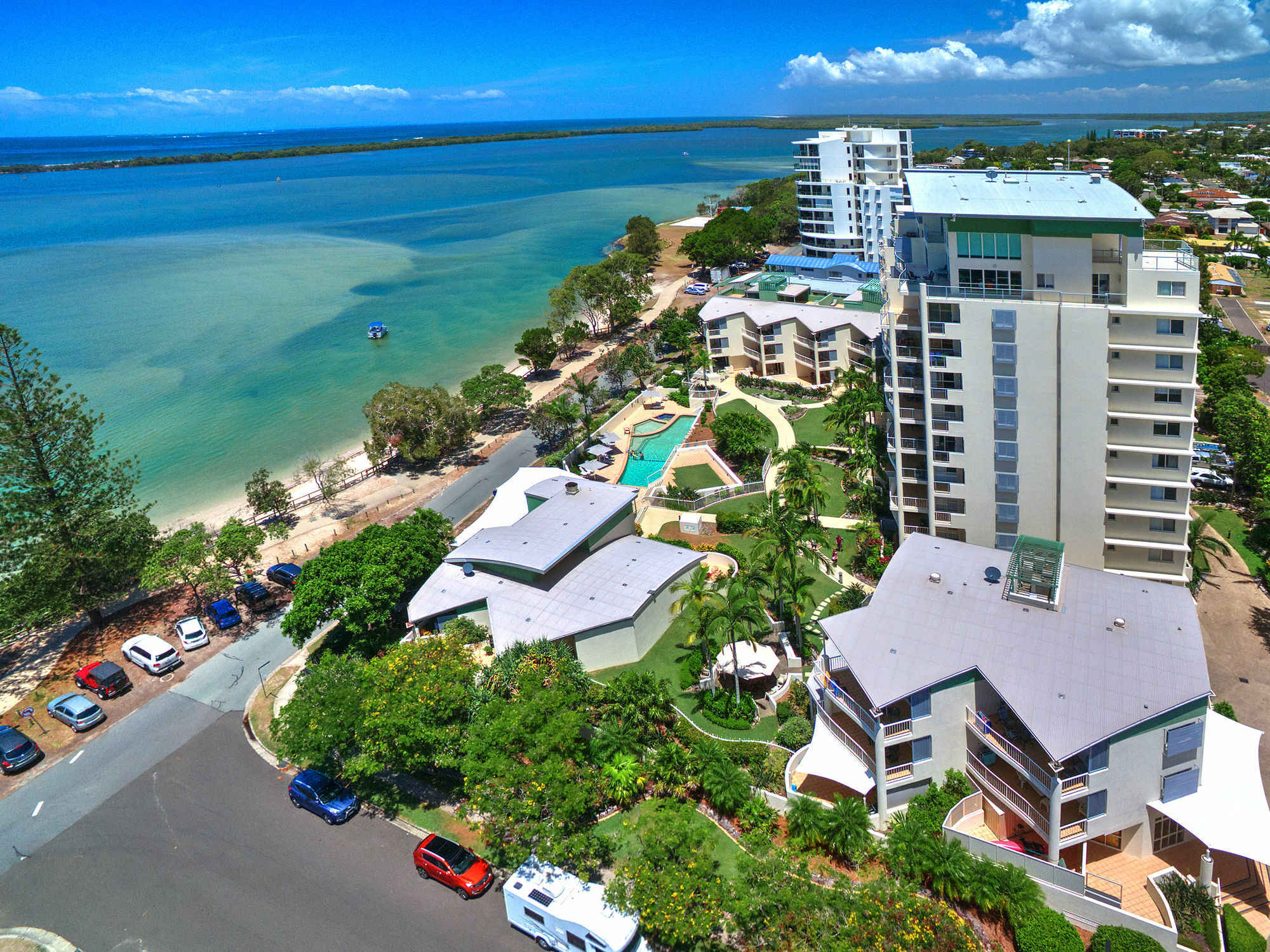 Moorings Beach Resort Калаундра Экстерьер фото