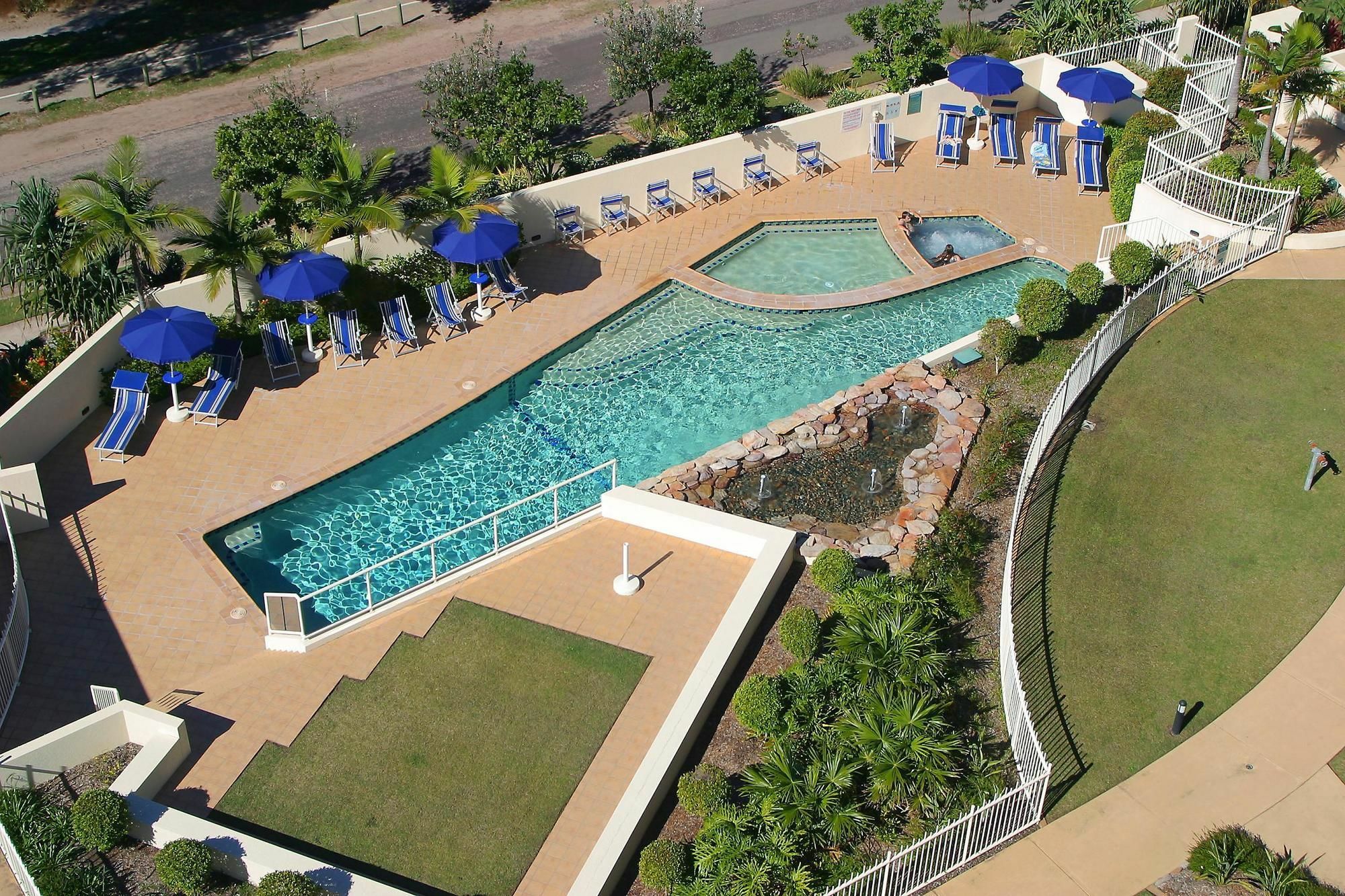 Moorings Beach Resort Калаундра Экстерьер фото